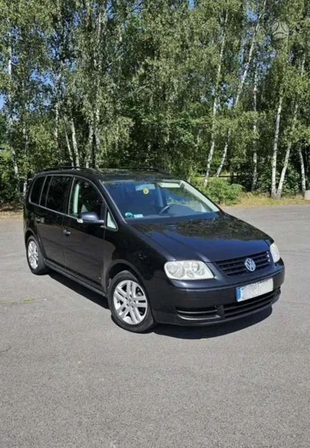 Volkswagen Touran - 1