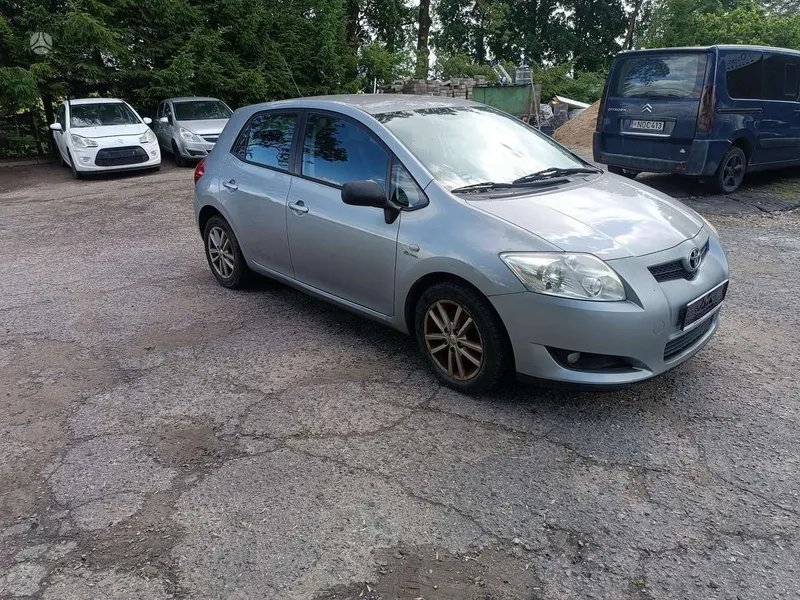 Toyota Auris - 1