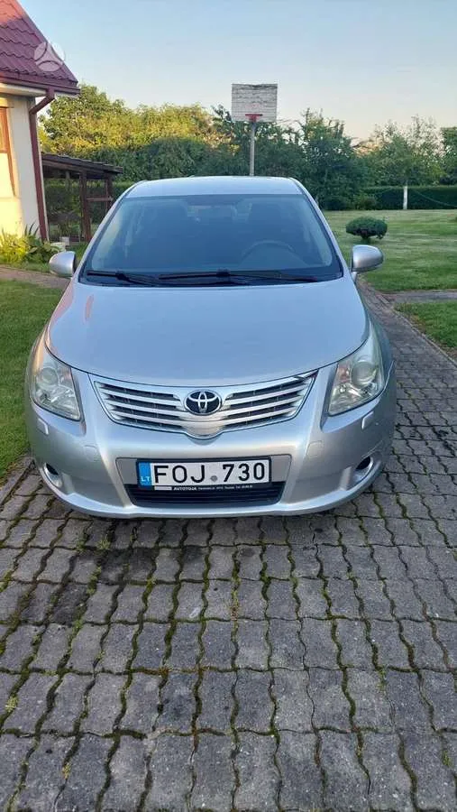 Toyota Avensis - 1