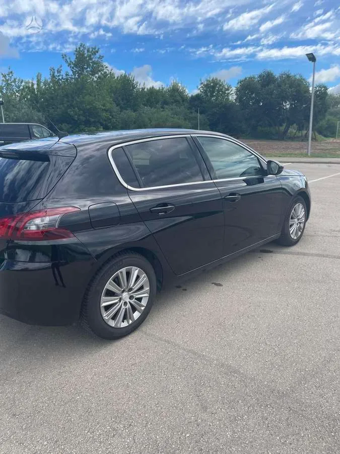 Peugeot 308 - 1