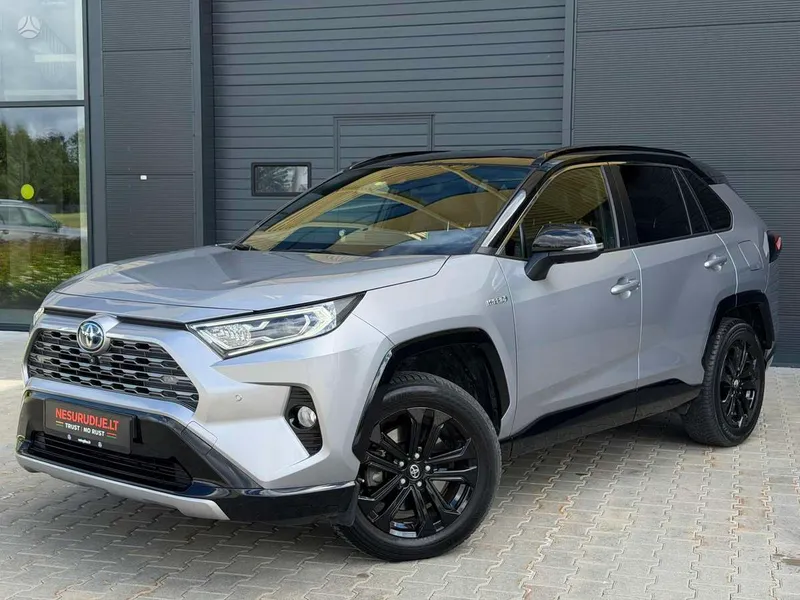 Toyota RAV4 - 1