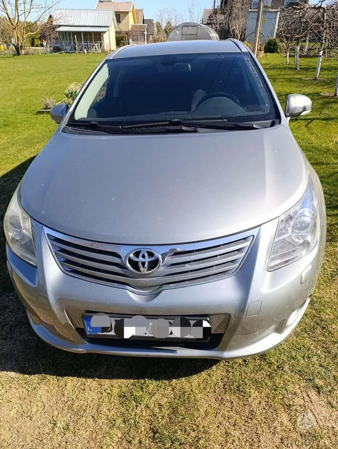 Toyota Avensis - 1