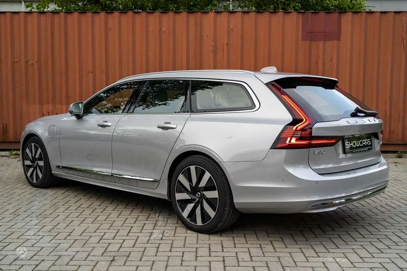 Volvo V90 - 1