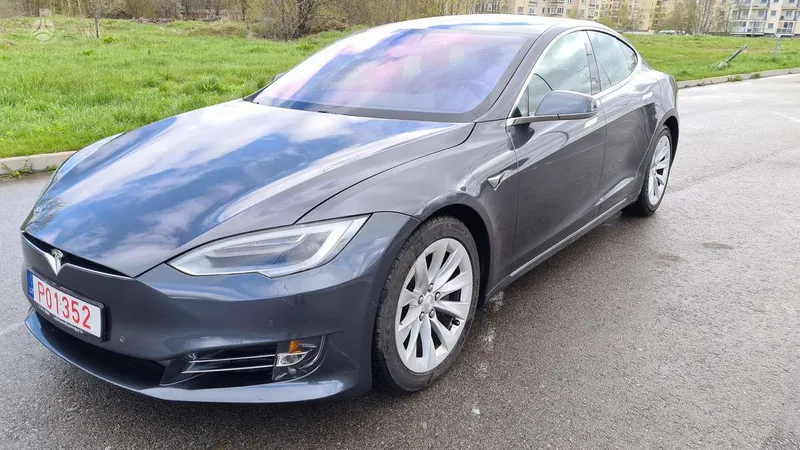Tesla Model S - 1