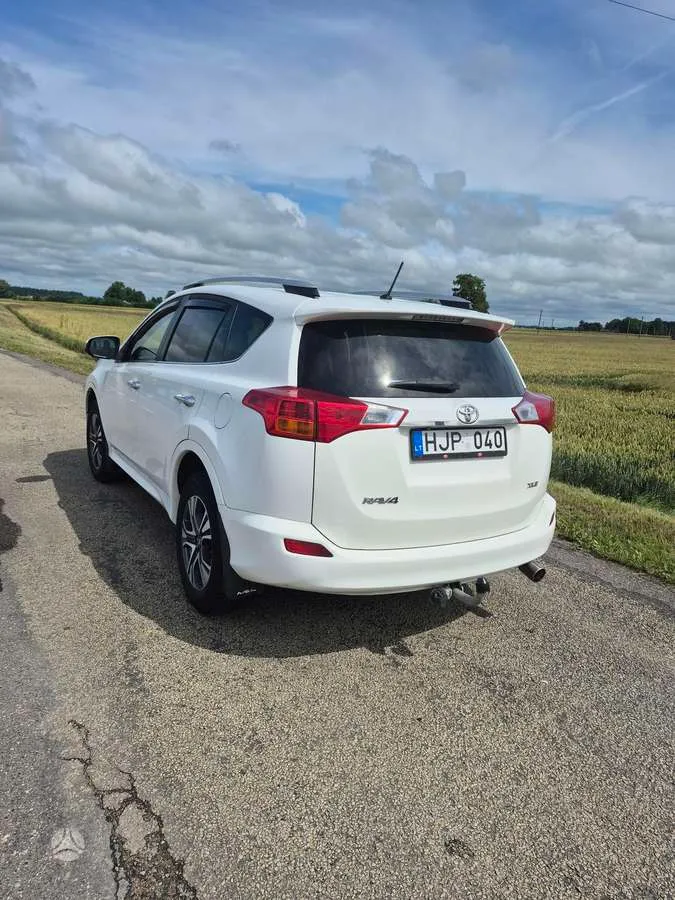 Toyota RAV4 - 1