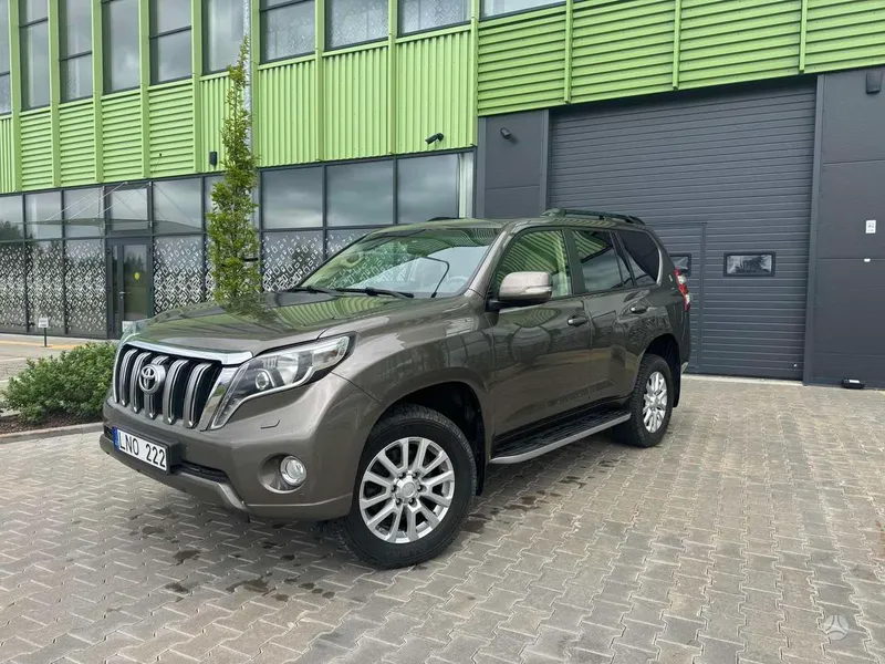 Toyota Land Cruiser - 1