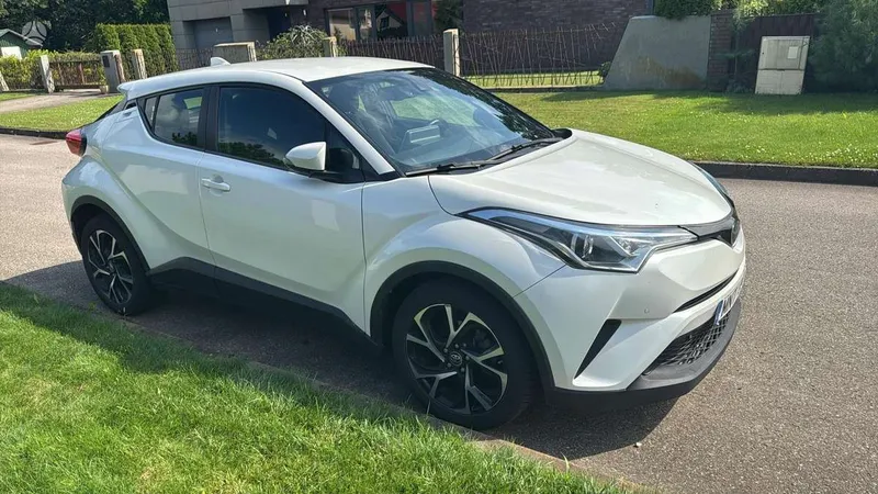 Toyota C-HR - 1