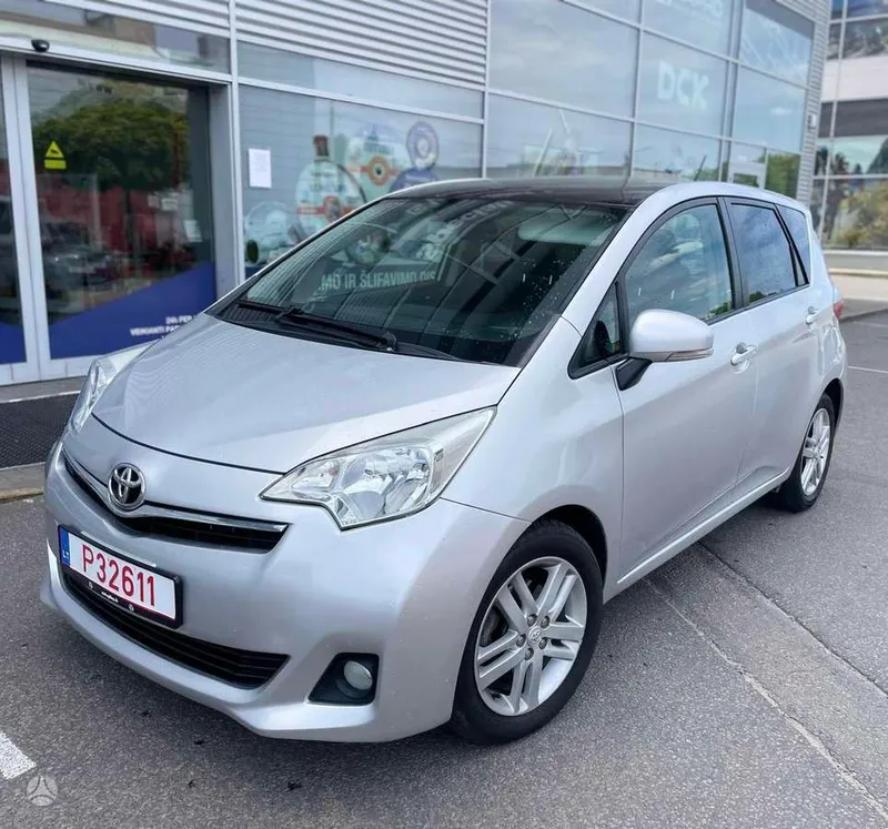 Toyota Verso-S - 1