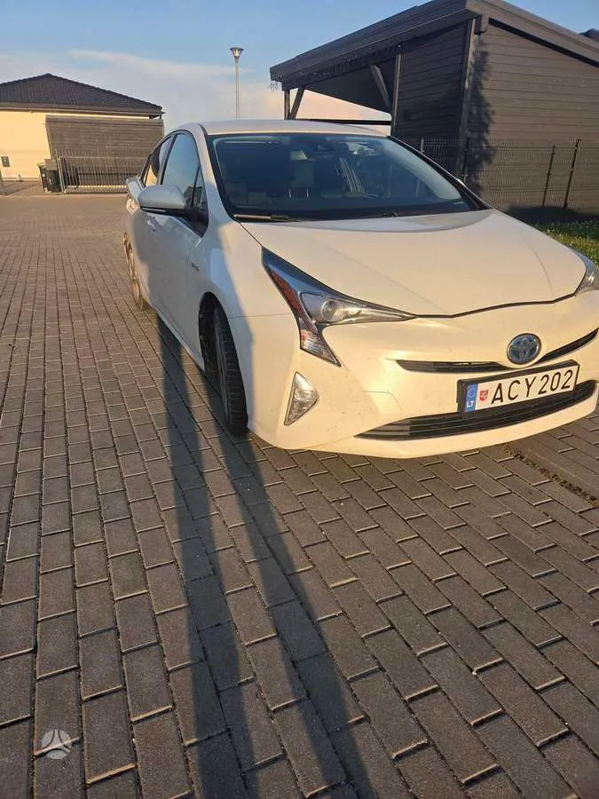 Toyota Prius - 1