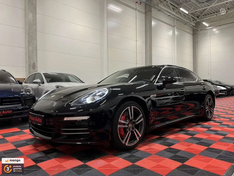 Porsche Panamera - 1