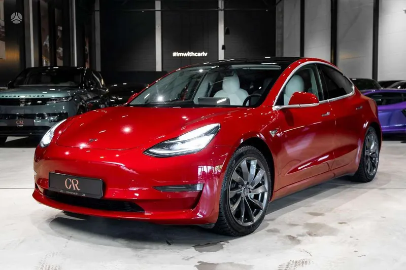 Tesla Model 3 - 1