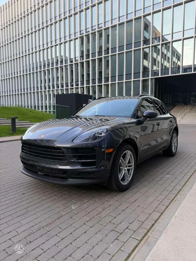 Porsche Macan - 1