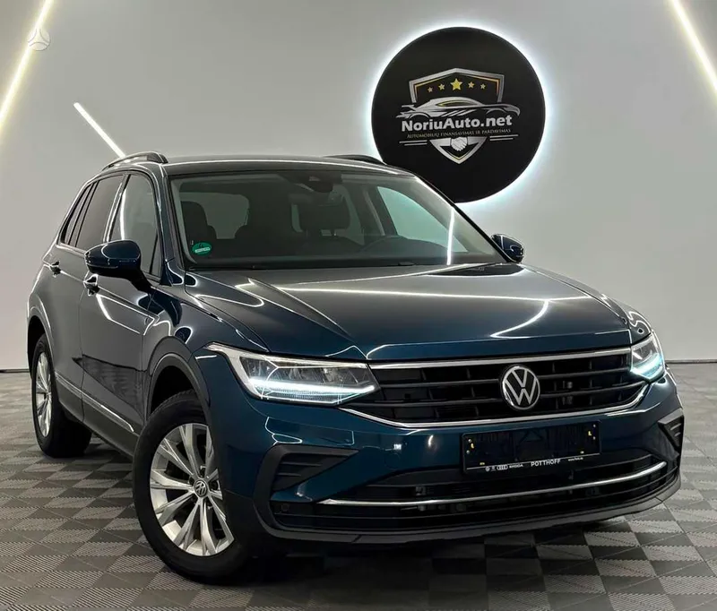 Volkswagen Tiguan - 1
