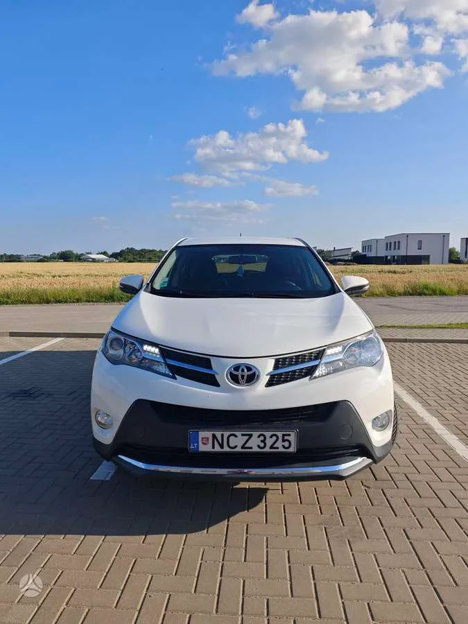 Toyota RAV4 - 1