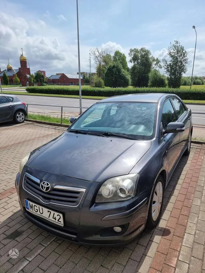 Toyota Avensis - 1