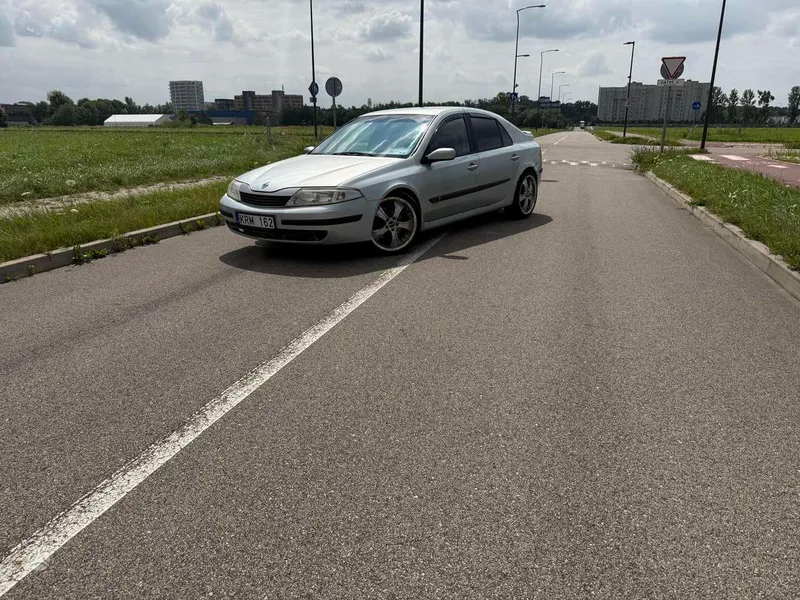 Renault Laguna - 1