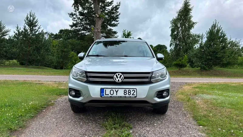 Volkswagen Tiguan - 1