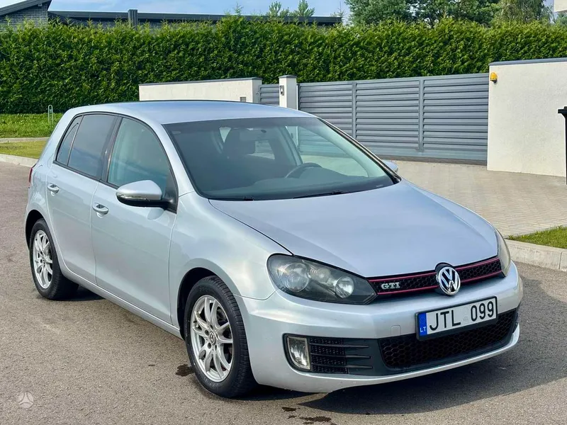 Volkswagen Golf - 1