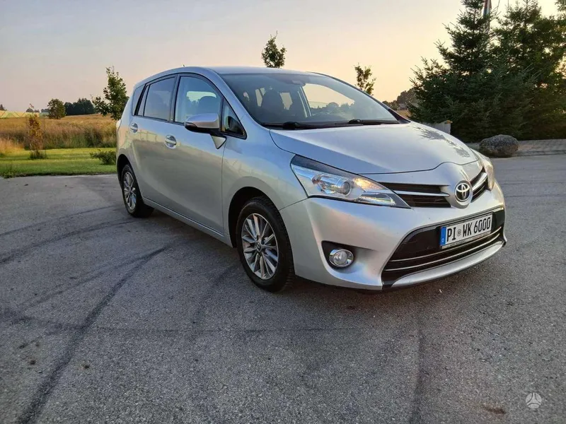 Toyota Verso - 1