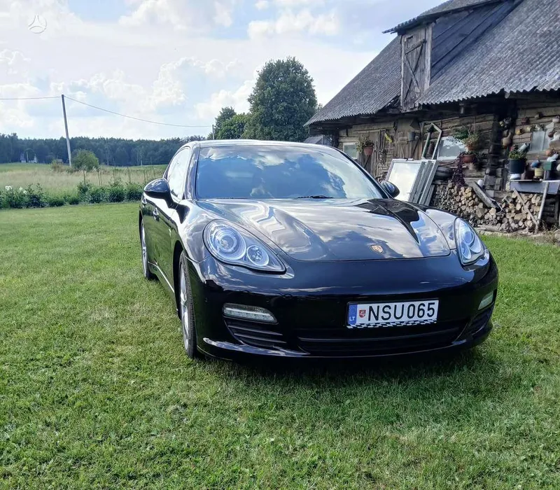 Porsche Panamera - 1