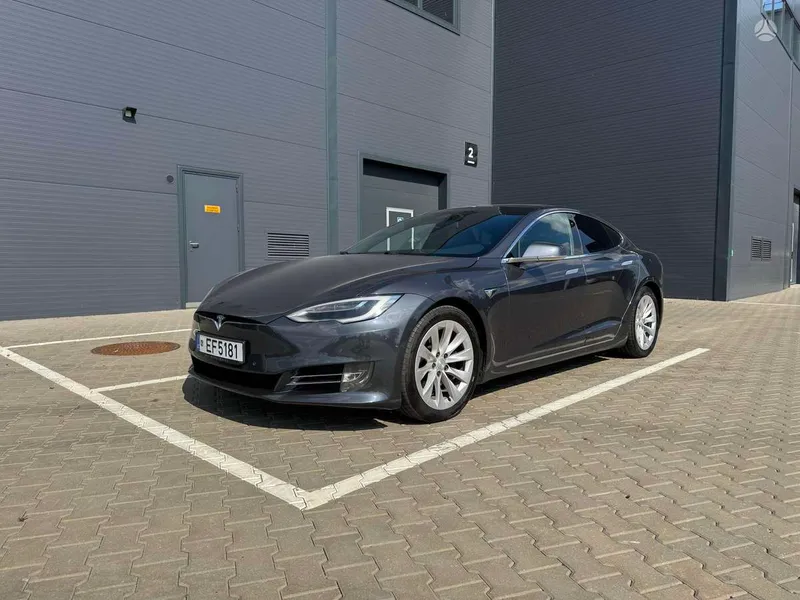 Tesla Model S - 1