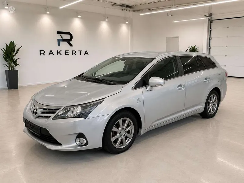 Toyota Avensis - 1