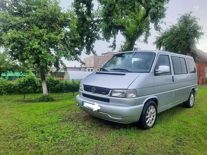 Volkswagen Multivan - 1