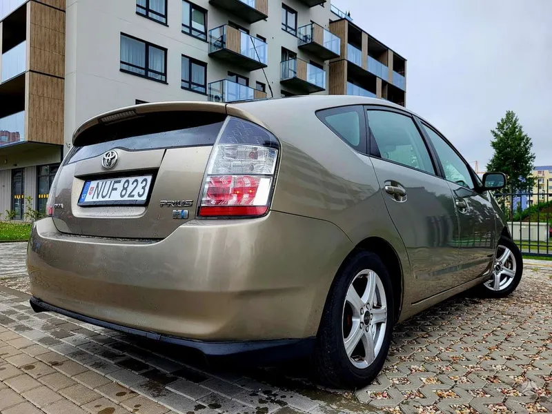 Toyota Prius - 1