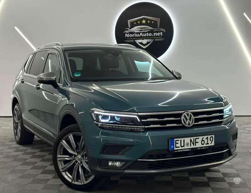 Volkswagen Tiguan - 1