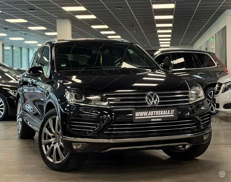 Volkswagen Touareg - 1