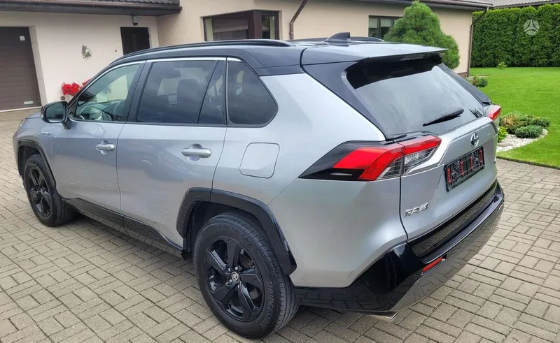 Toyota RAV4 - 1