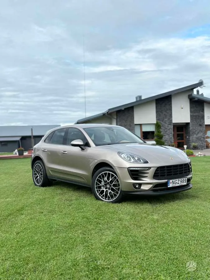 Porsche Macan - 1