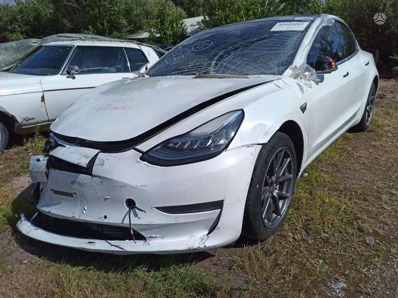 Tesla Tesla Model 3