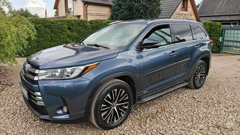 Toyota Highlander - 1