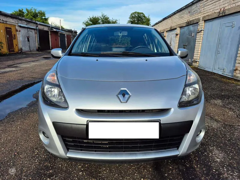 Renault Clio - 1