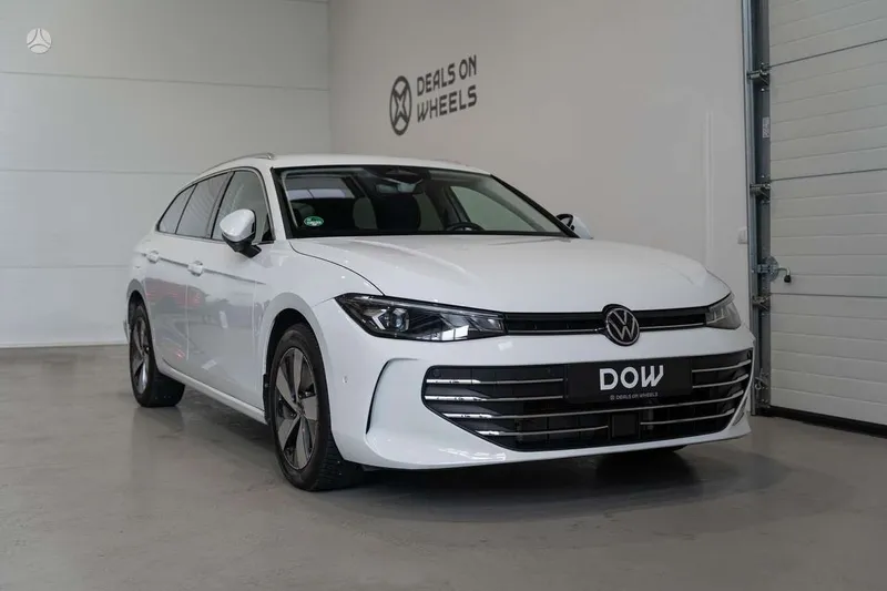 Volkswagen Passat - 1