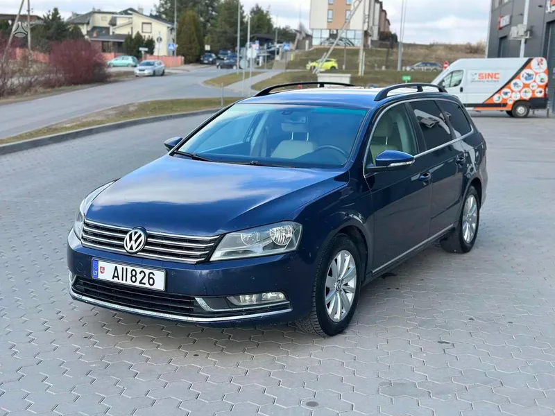 Volkswagen Passat - 1