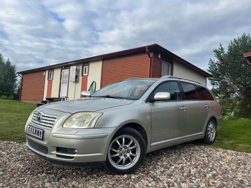 Toyota Avensis - 1