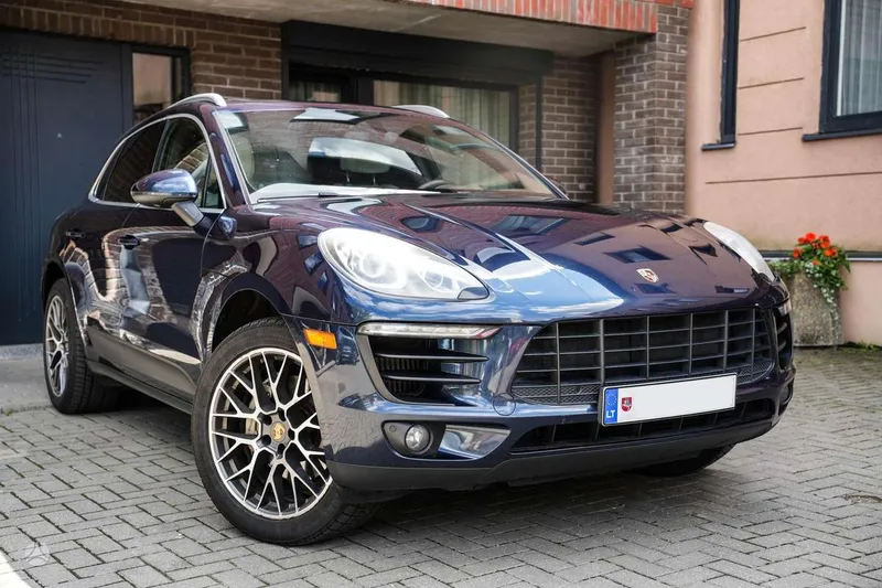 Porsche Macan - 1