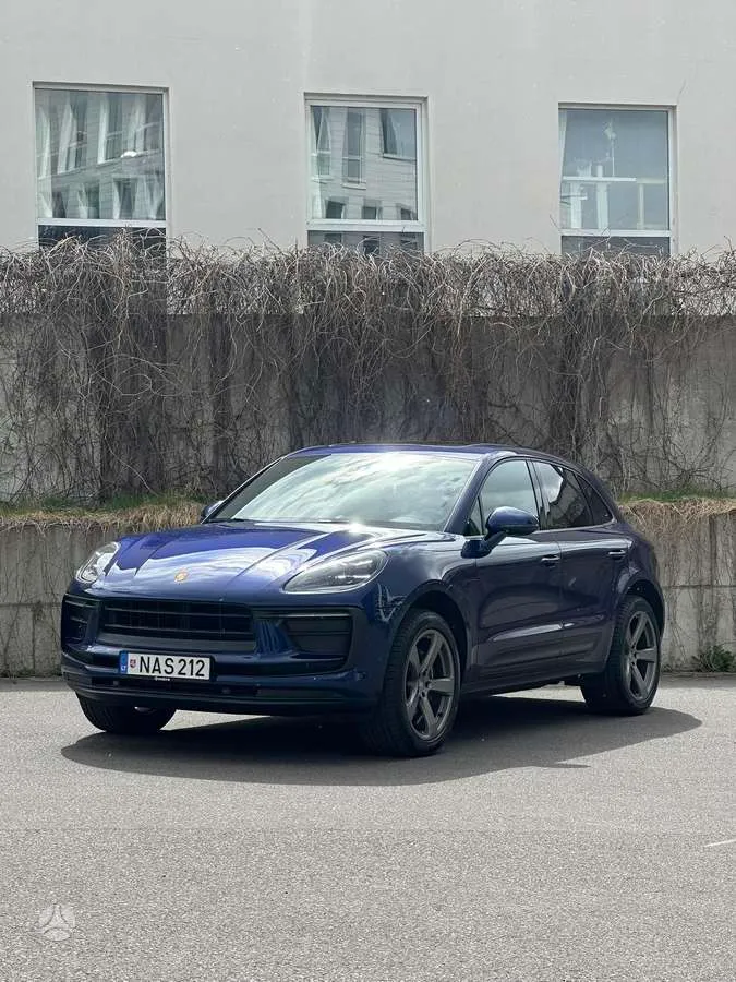 Porsche Macan - 1
