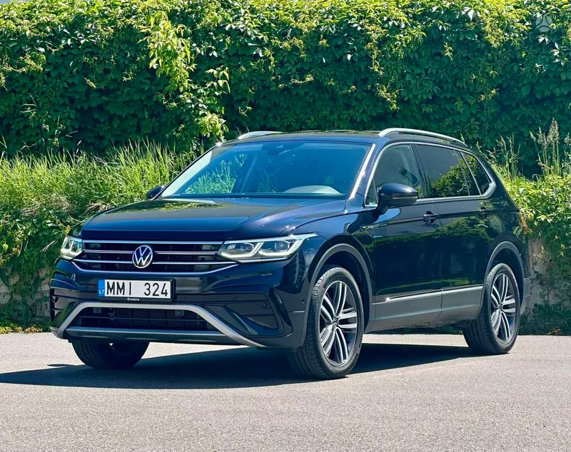 Volkswagen Tiguan - 1
