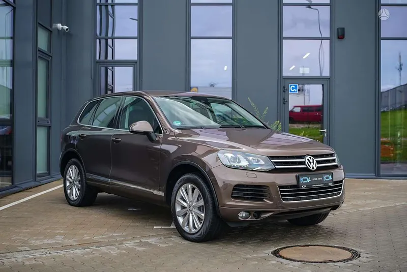 Volkswagen Touareg - 1