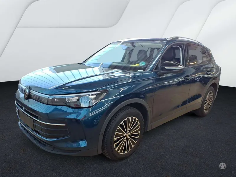 Volkswagen Tiguan - 1