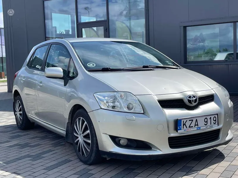 Toyota Auris - 1
