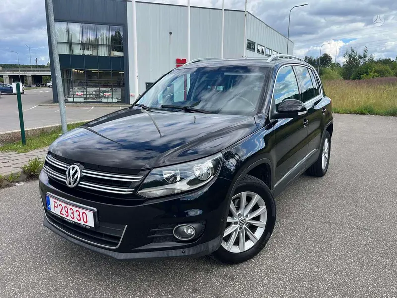 Volkswagen Tiguan - 1