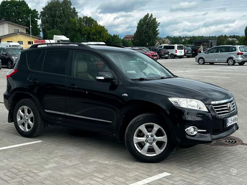 Toyota RAV4 - 1