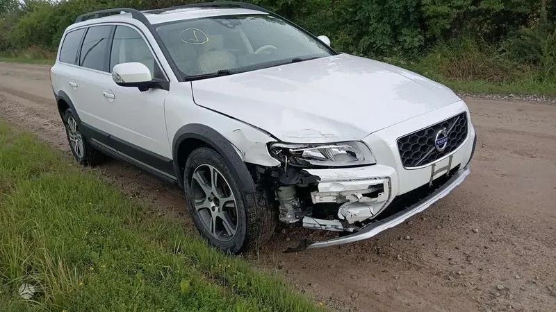 Volvo XC70 - 1