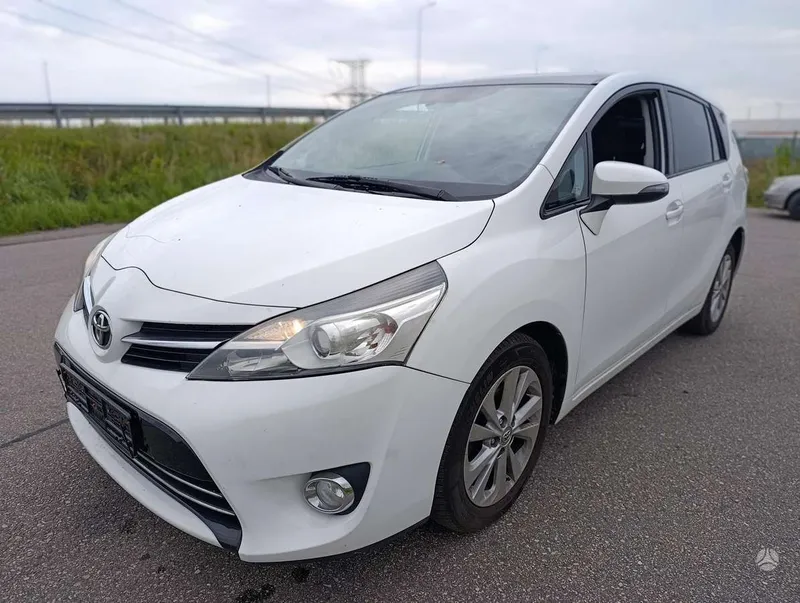 Toyota Verso - 1