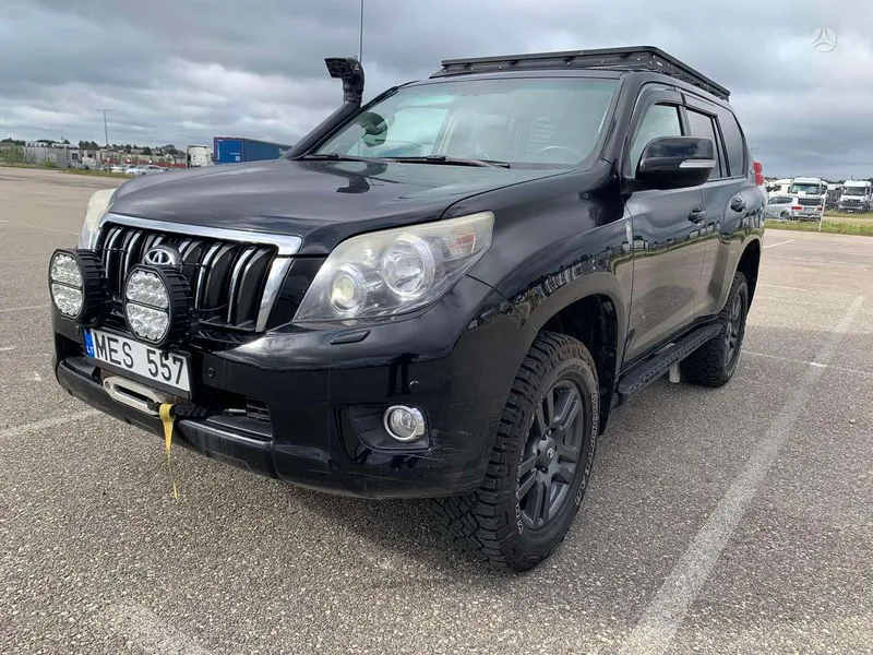 Toyota Land Cruiser - 1
