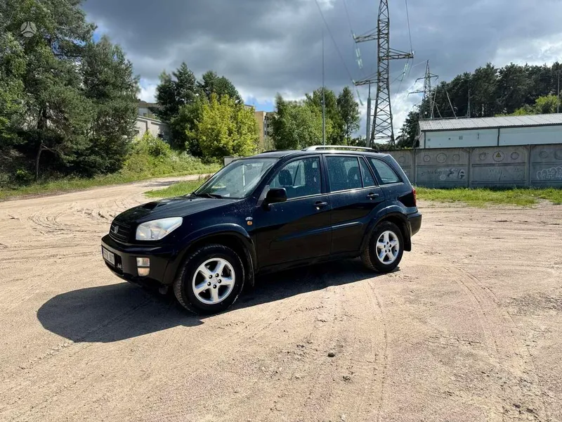Toyota RAV4 - 1